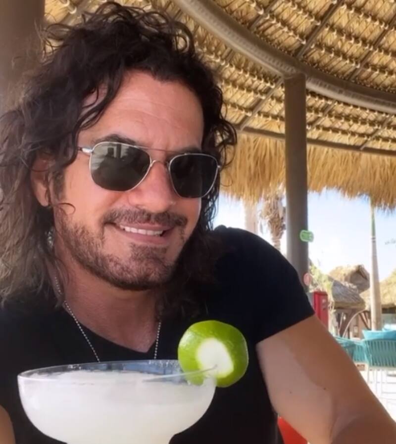 Así festeja Mario Cimarro su cumpleaños 51 - Créditos: Instagram