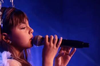 Así luce actualmente Rafaela, la hija menor de Cristian Castro que heredó su talento