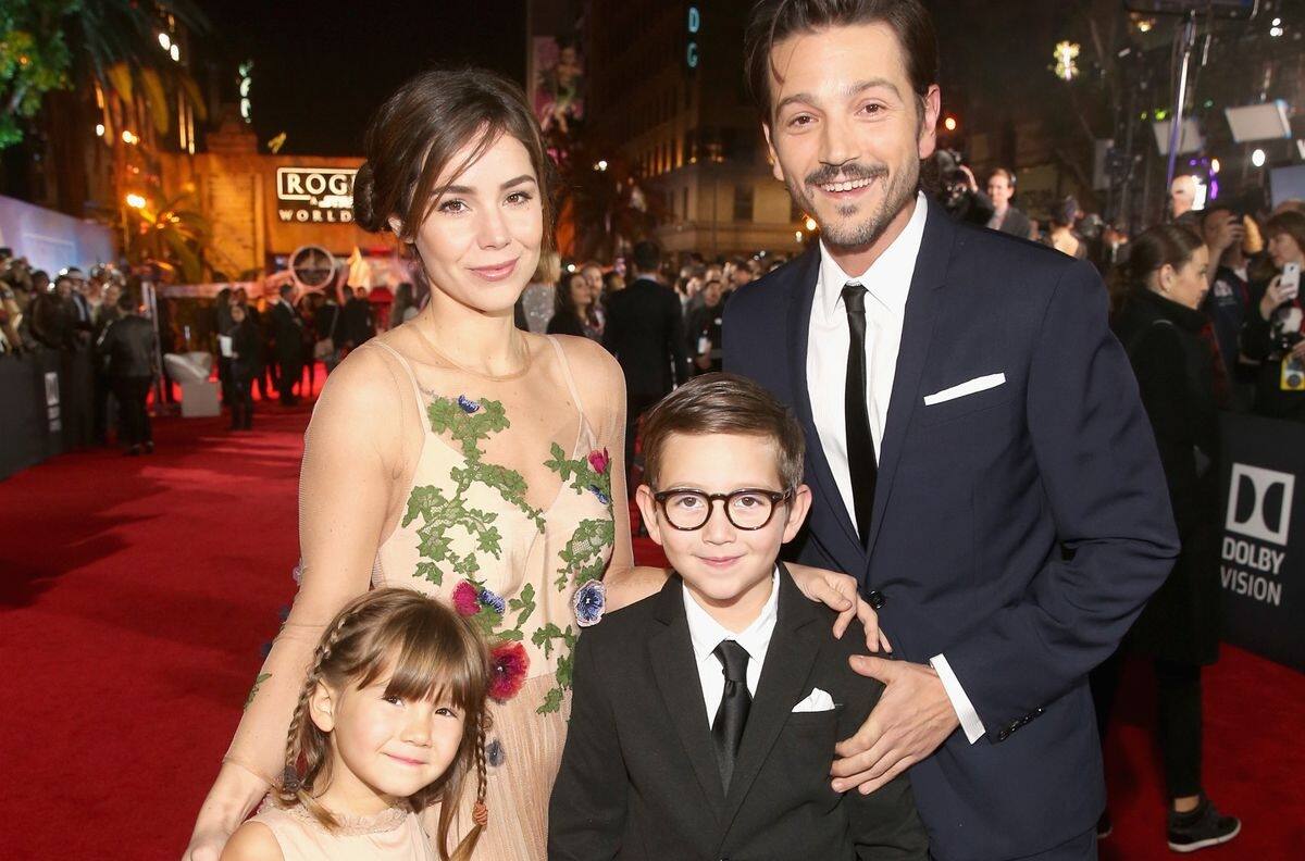 Camila Sodi publica foto inédita del hijo que tuvo con Diego Luna, así luce a sus 14 años