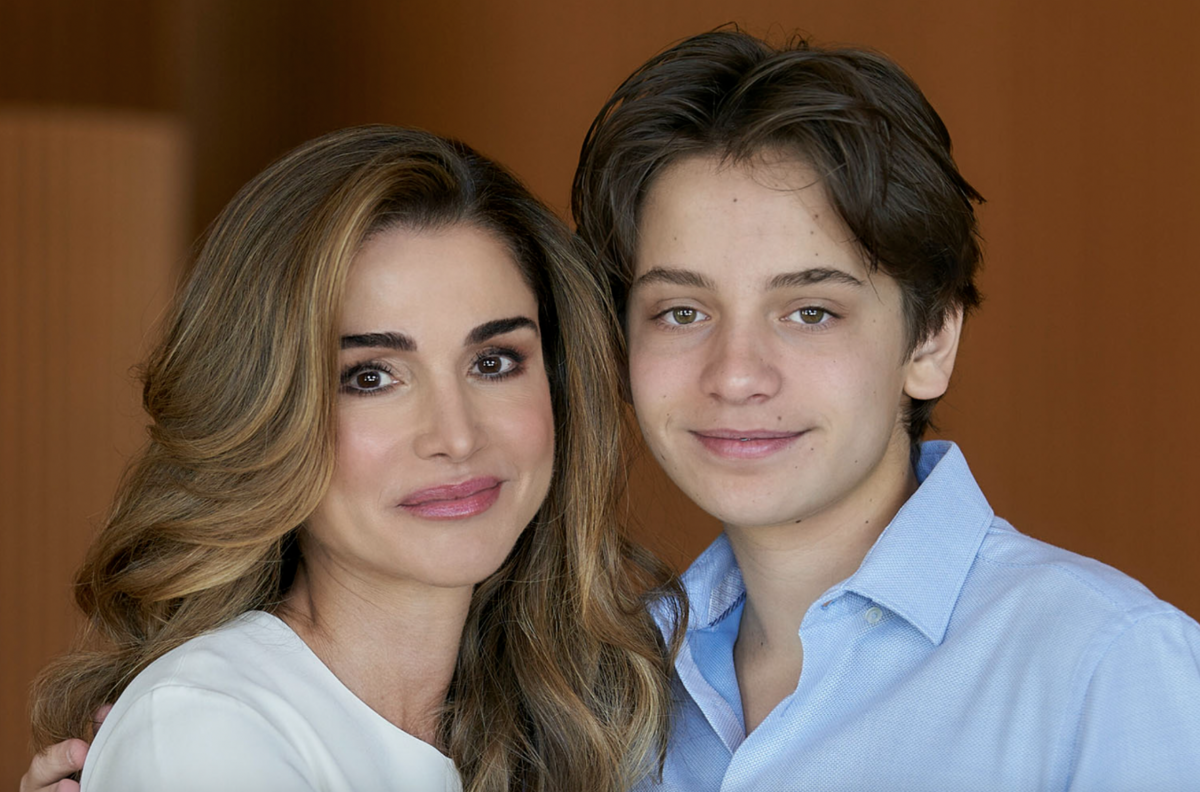 Él es el príncipe Hashem, el hijo desconocido de Rania de Jordania y así se ve a sus 18 años