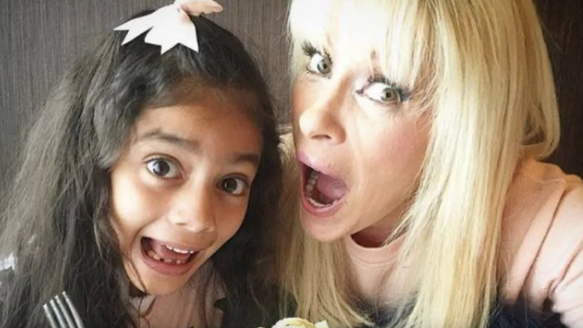 Así luce Camila, la hija adoptiva de Yuri, que a los 13 años ya es toda una adolescente