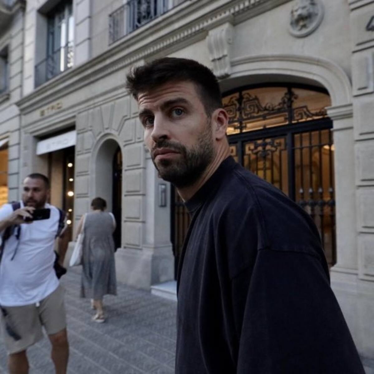 Así reacciona Piqué a los cuestionamientos cara a cara sobre Shakira y Clara Chia - Créditos: Twitter: shakirastuff