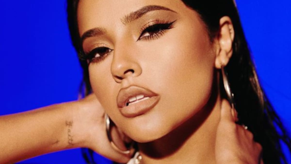 Becky G se incomoda por acción de un fan y aplauden su forma de reaccionar