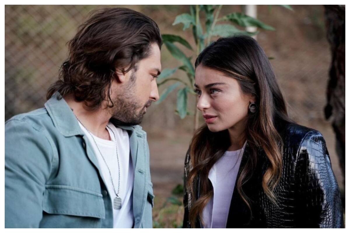 Alp Navruz y Ayça Aysin Turan, los dos protagonistas de la serie Isla esperanza (o El cuento de la isla), una producción turca que ha sido exhibida en algunos países de Latinoamérica.