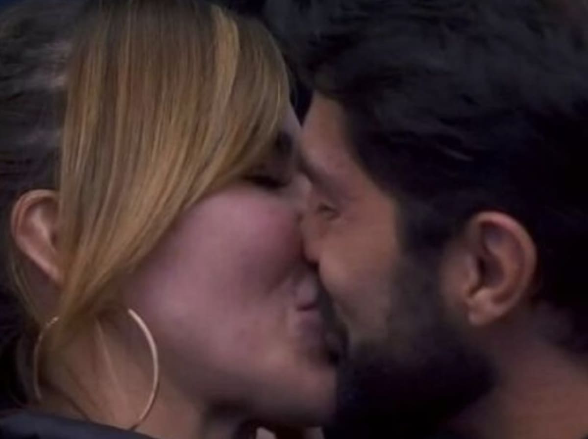 Aylín Mujica y Arturo Carmona se dan apasionado beso y se especula nuevo romance - Créditos: Instagram