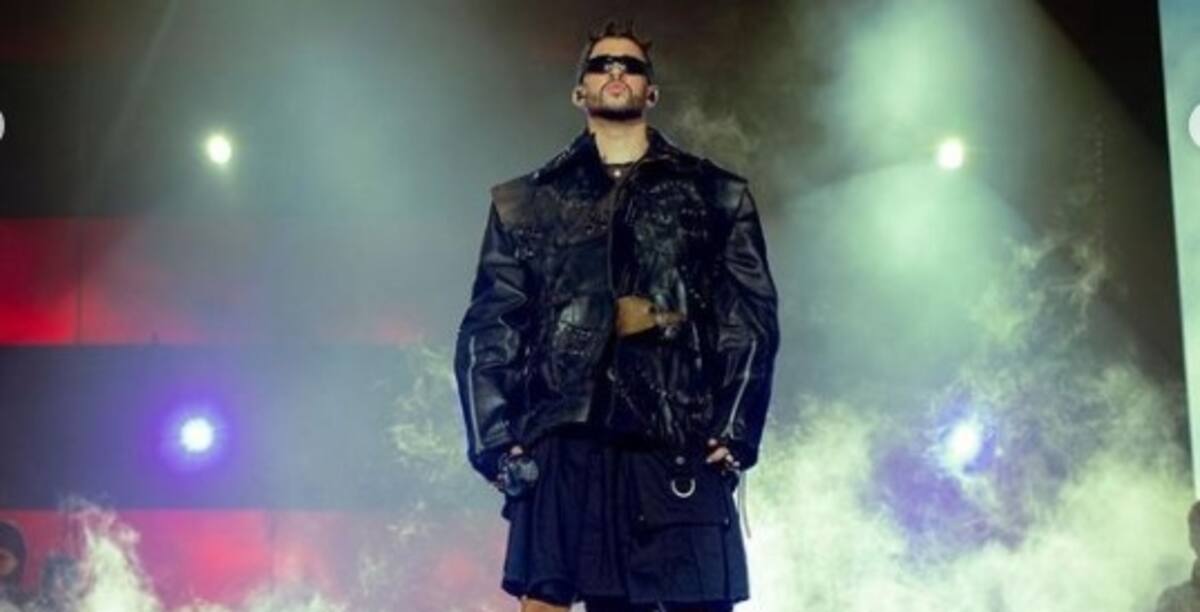 Bad Bunny advierte que hablará más adelante y desoye polémica por ola de contagios en sus conciertos El puertorriqueño durante su show en San Juan - Créditos: Instagram