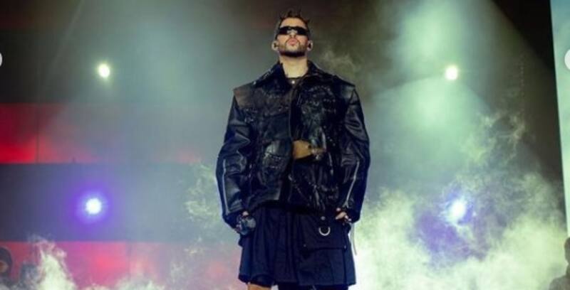 Bad Bunny advierte que hablará más adelante y desoye polémica por ola de contagios en sus conciertos El puertorriqueño durante su show en San Juan - Créditos: Instagram