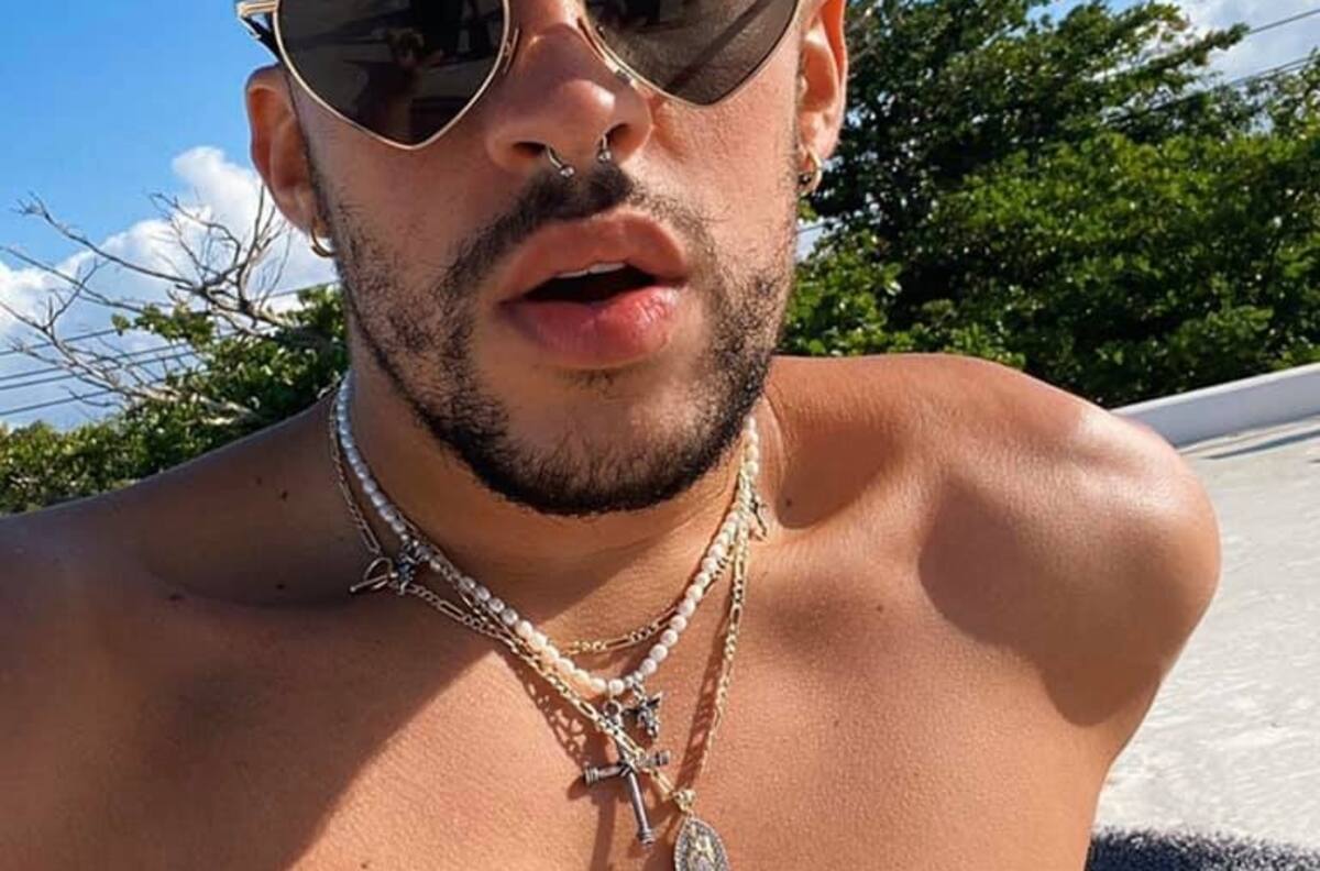 Bad Bunny recibe el verano con imperdible baile en la playa
