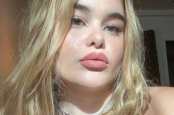 Barbie Ferreira se aleja llorando de la serie Euphoria