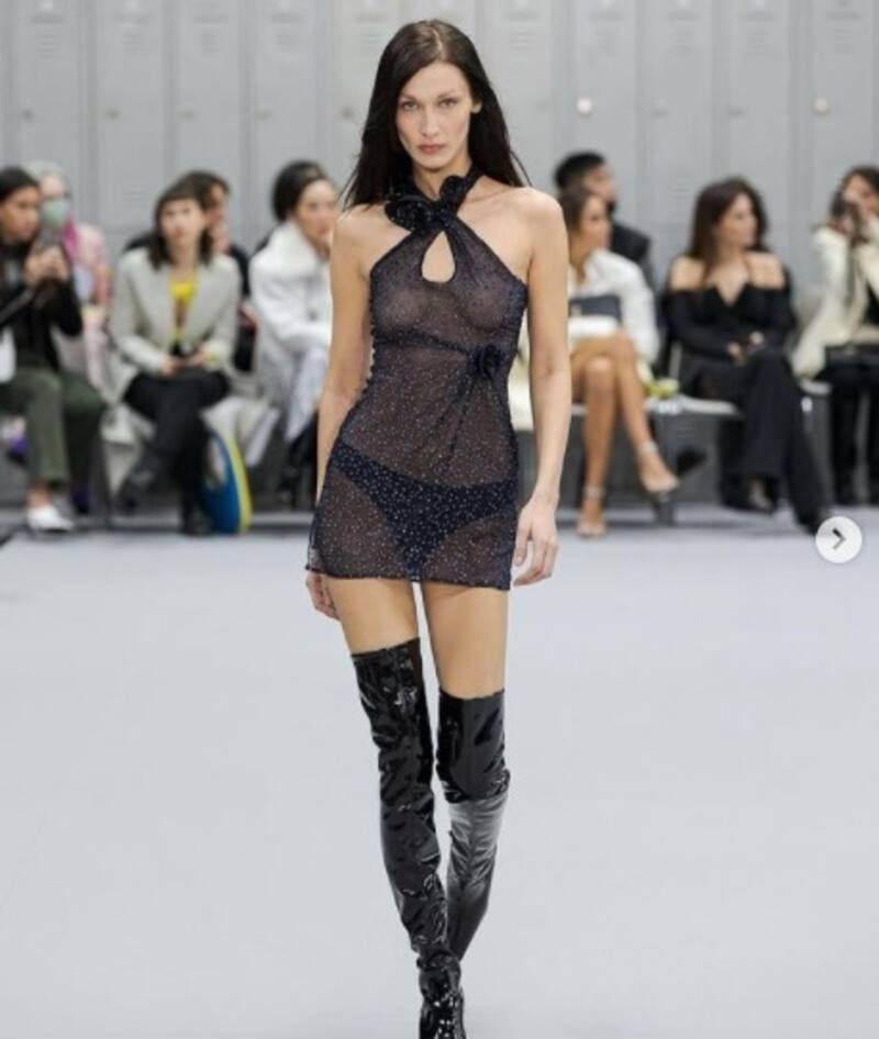 Bella Hadid hablo de las inseguridades que tuvo - Créditos: Instagram