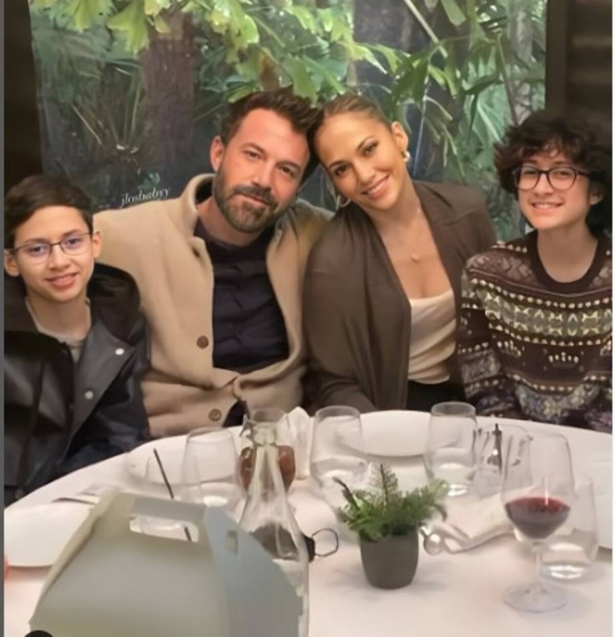 Ben Affleck invitó a su familia a cenar lejos de Los Ángeles - Créditos: Instagram