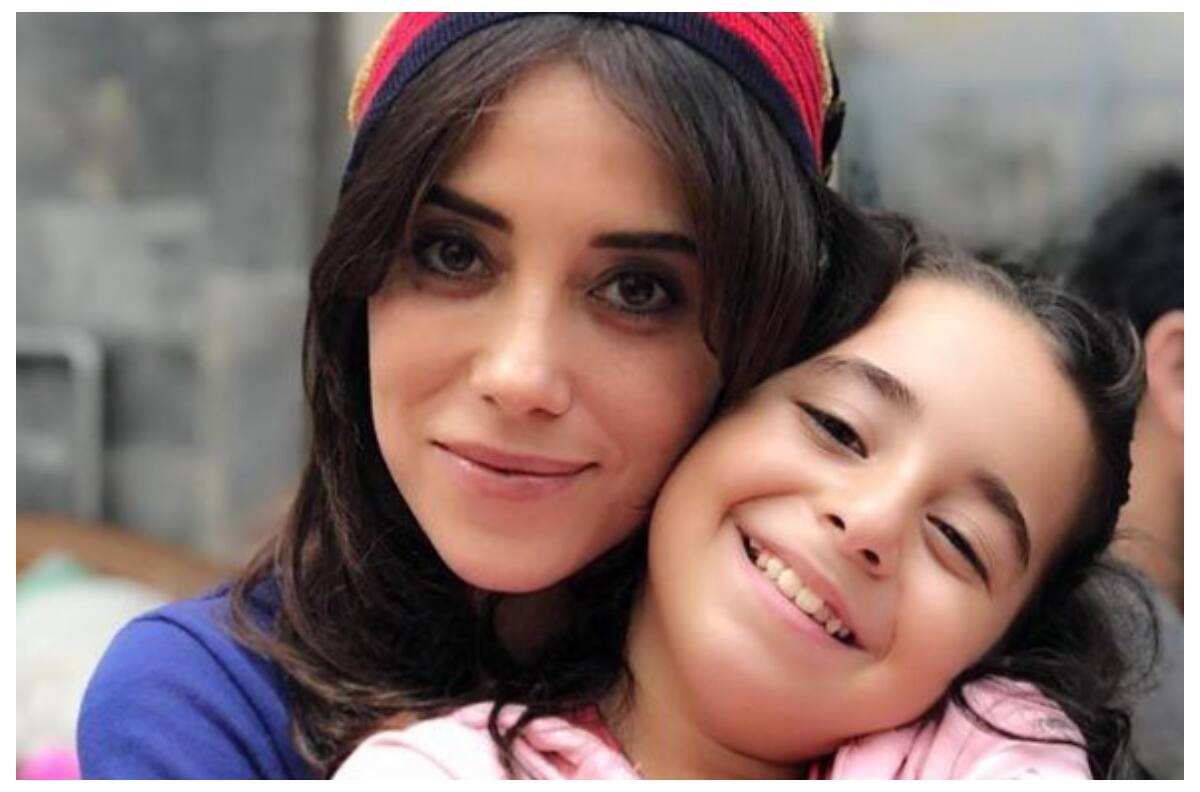 Cuántos años en la escuela le quedan a Beren Gökyildiz, la niña de la serie Madre