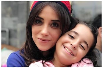 Cuántos años en la escuela le quedan a Beren Gökyildiz, la niña de la serie Madre