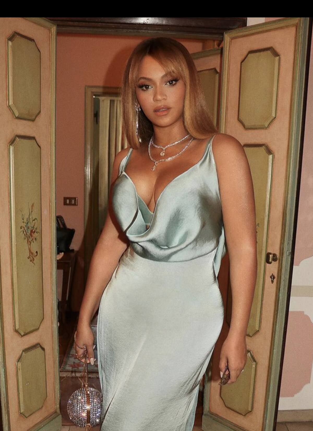 Beyonce revela nombre de su nuevo disco y la fecha de lanzamiento - Créditos: Instagram