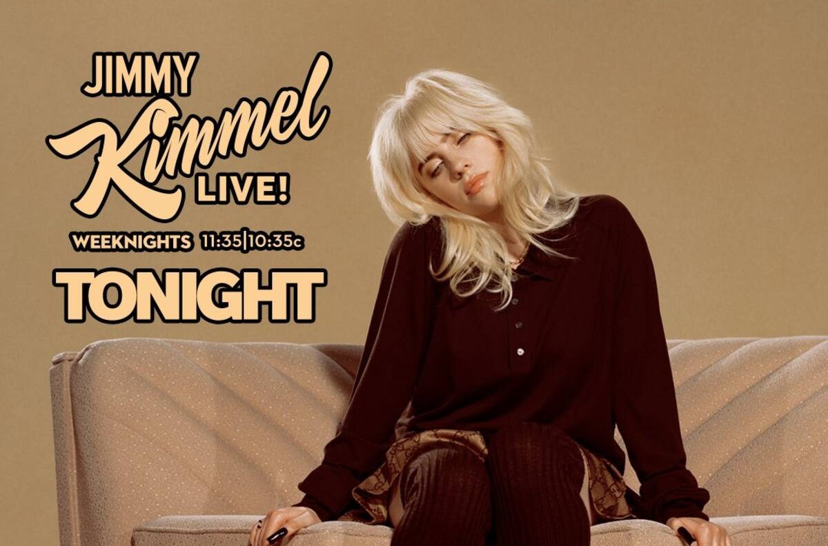 Billie Eilish se pone de rodillas para saludar a sus fans antes de presentarse en Jimmy Kimmel Live