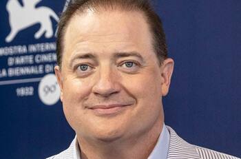 Brendan Fraser luce baja de peso y rompe en llanto tras volver al cine