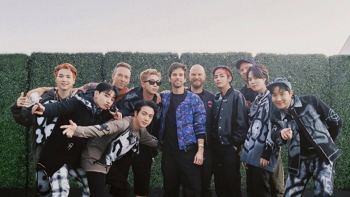 BTS, Chris Martin y Dakota Johnson, presumen su cercana amistad con este encuentro