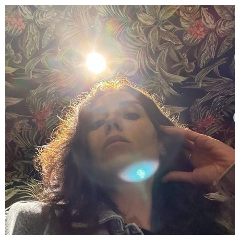 La actriz turca es una apasionada del arte -tiene una colección de arte en Turquía- y visitó varios museos en su estadía madrileña.