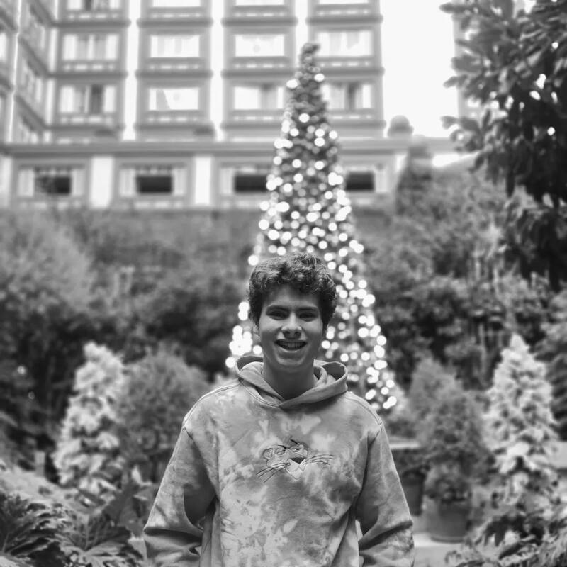 Carlo Collado compartió varias fotografías familiares - Créditos: Instagram