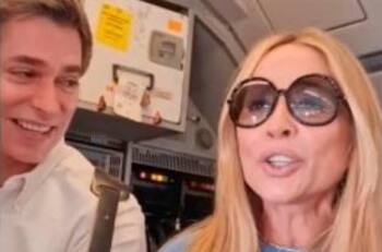 Carlos Baute y Marta Sánchez suben nuevo video después de cantar su hit en medio de turbulento vuelo