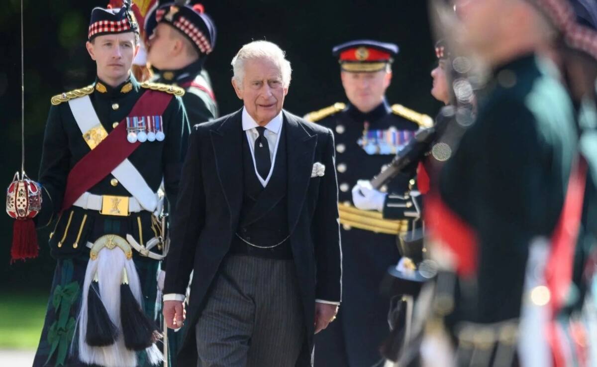 Carlos III ponía en aprietos a los gaiteros reales. - Créditos: Instagram