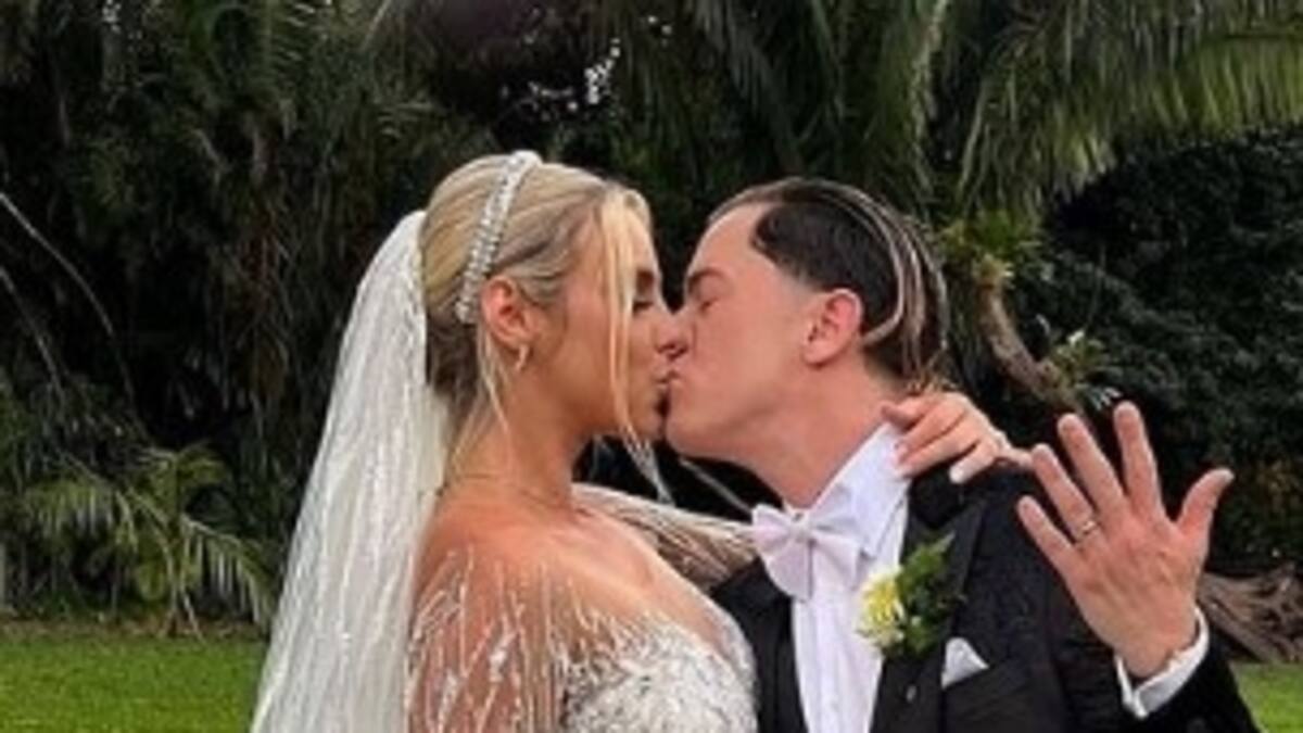 Carlos Ponce se desquitó de Lele Pons y Guaynaa por no haberlo invitado a la boda