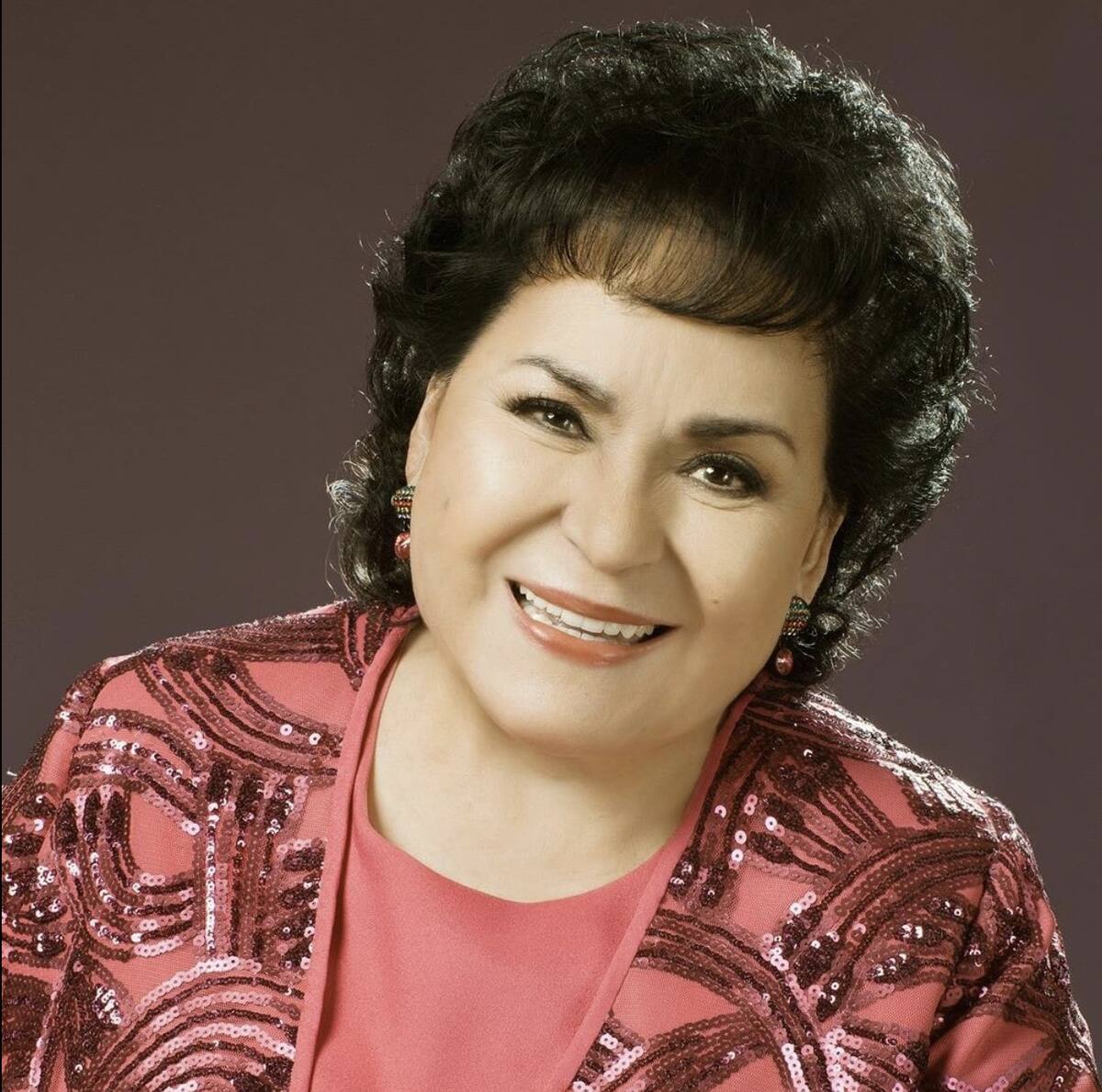 Carmen Salinas ya puede respirar por sí sola, asegura su nieta, Carmen Plascencia. - Créditos: Facebook: Carmen Salinas Lozano Oficial