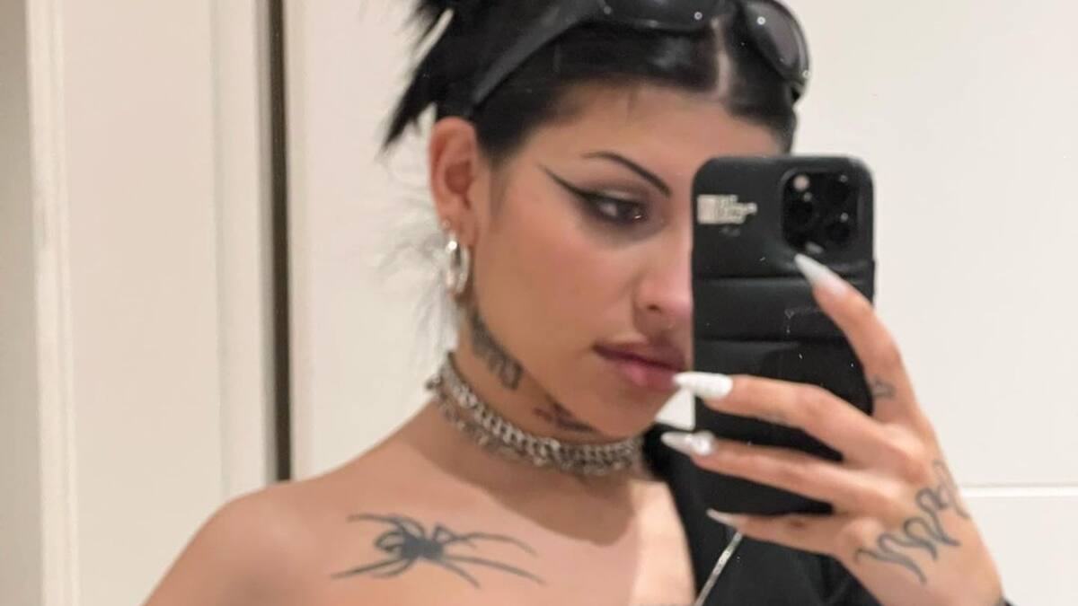 Novia de Christian Nodal desafía censura con incendiarias fotografías