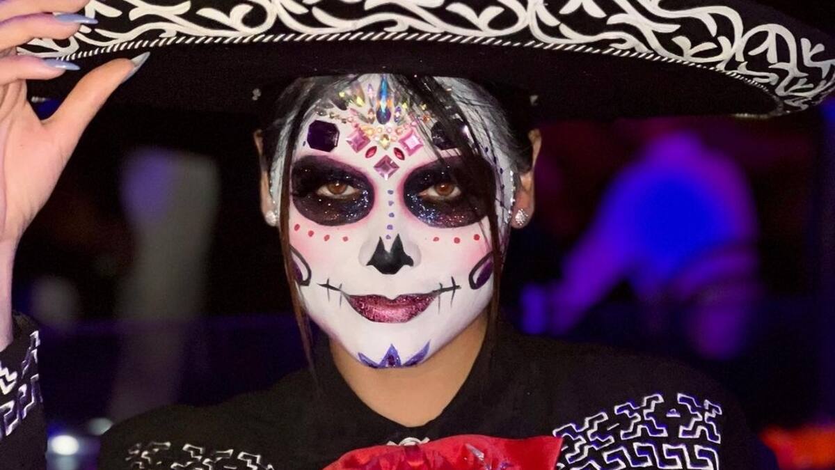 Celebridades latinas deslumbran en Halloween con rostros y disfraces impactantes