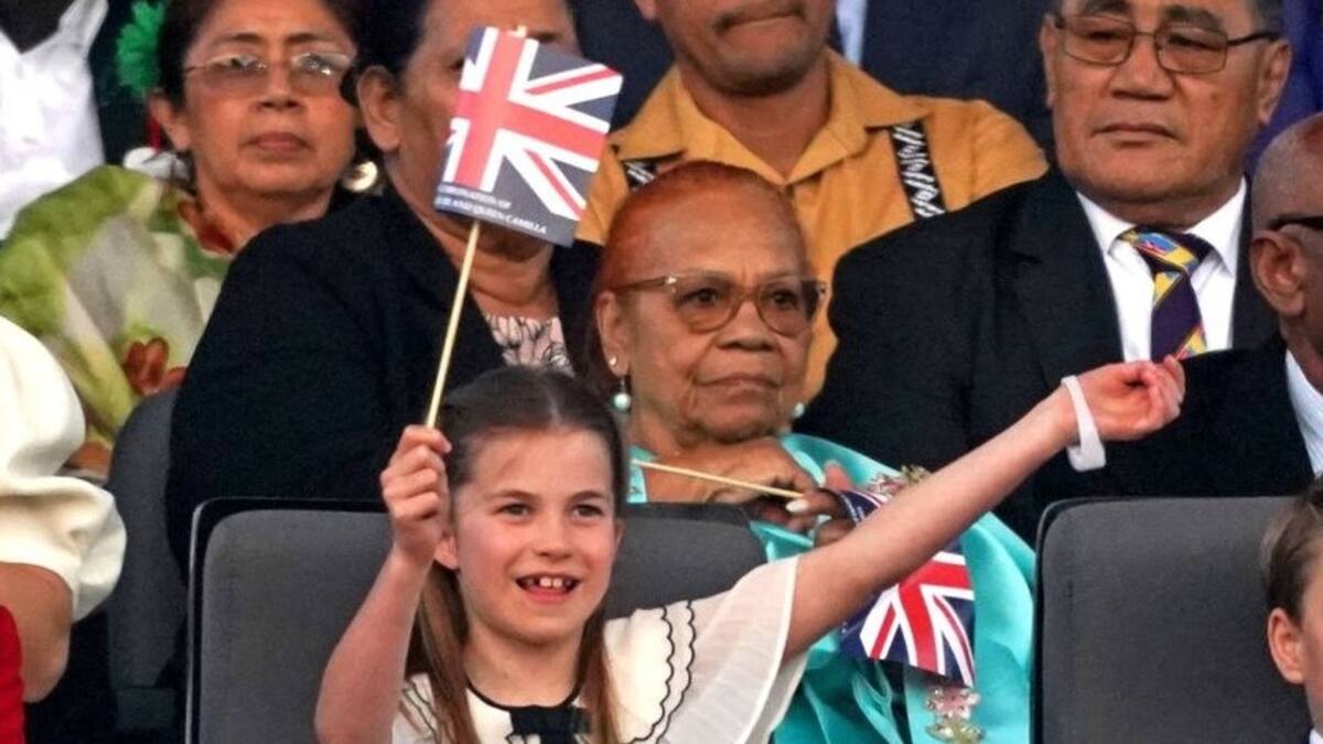 Charlotte se roba todas las miradas en el concierto de coronación al cantar junto a Katy Perry