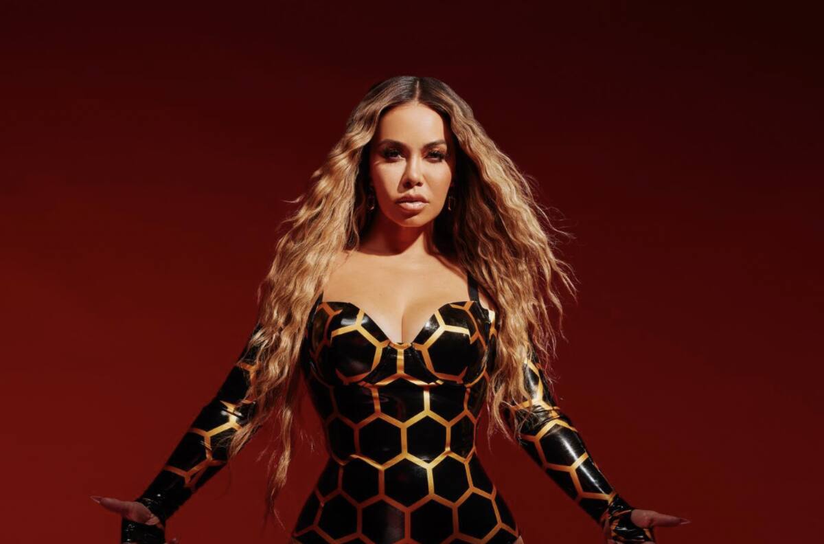 Chiquis Rivera lanza potente indirecta a los hermanos de su mamá Jenni