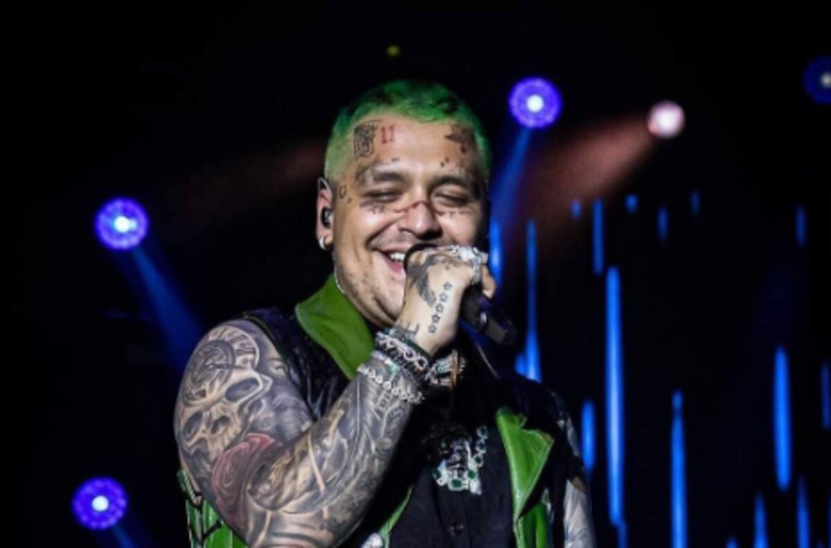 Christian Nodal fue comparado con un predicador y esta es la razón