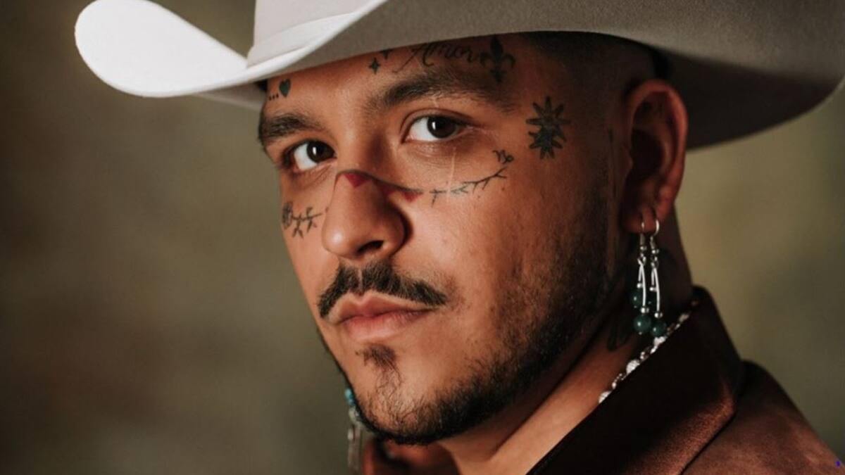 Equipo de seguridad de Christian Nodal pelea con la prensa al terminar un show del cantante