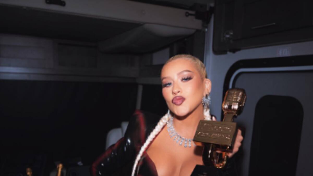 Christina Aguilera combate el impacto de la imagen de los cuerpos perfectos