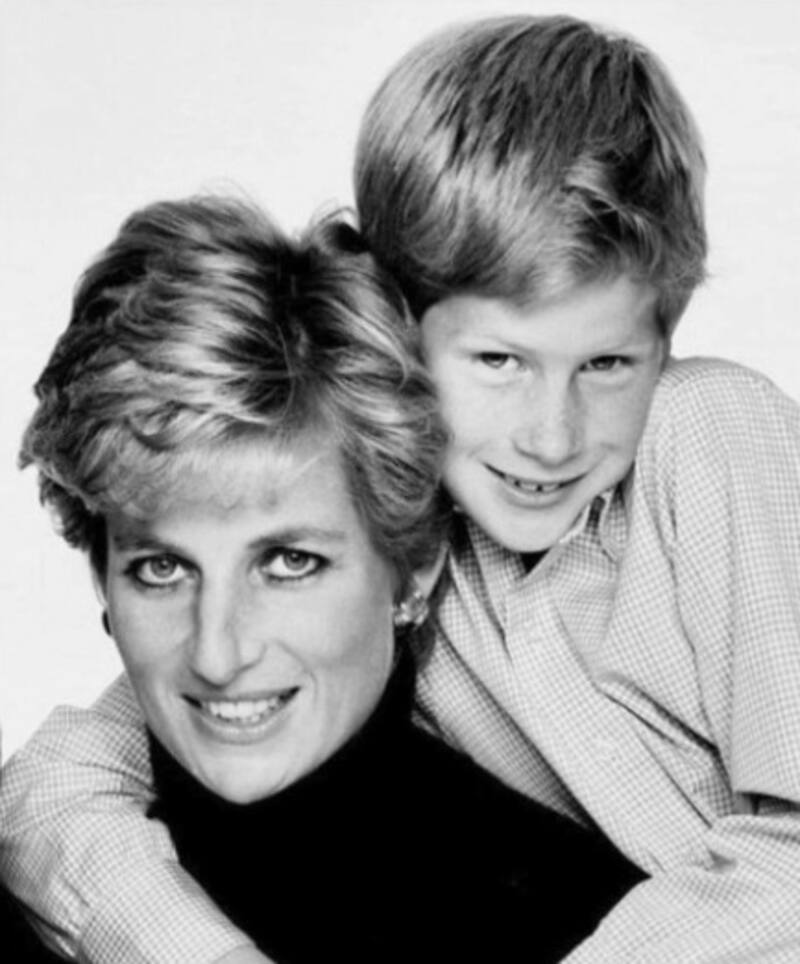 Cibernautas recuerdan con nostalgia un recuerdo de la princesa Diana con su hijo - Créditos: Instagram