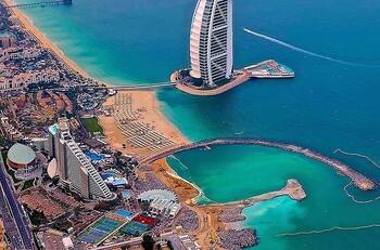 Este es el hotel más lujoso del mundo que cuenta con siete estrellas