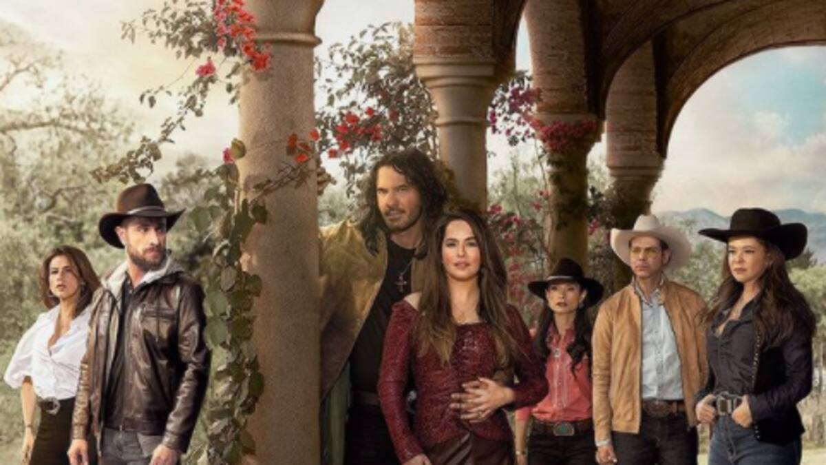 Mario Cimarro y Danna García presentan a sus hijos en 'Pasión de gavilanes 2'