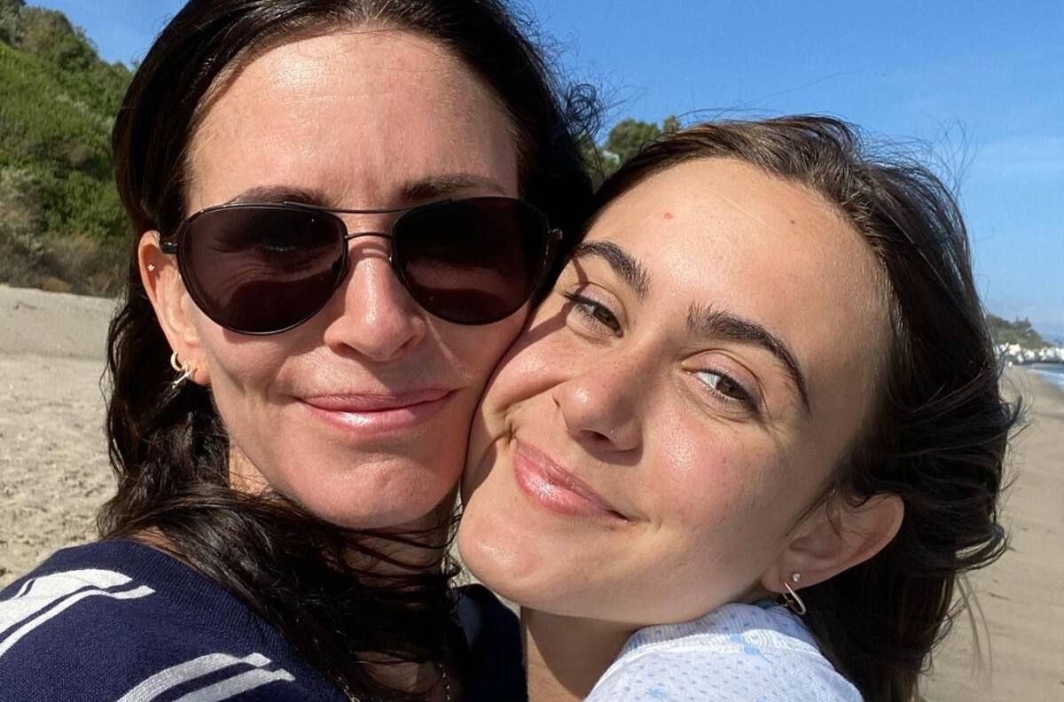 Courteney Cox se tatúa con su hija haciendo un guiño a “Friends”
