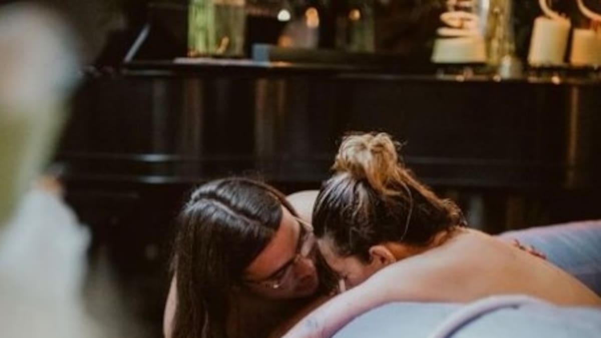 Hija de Demi Moore y Bruce Willis reveló imágenes inéditas dando a luz en su propia casa