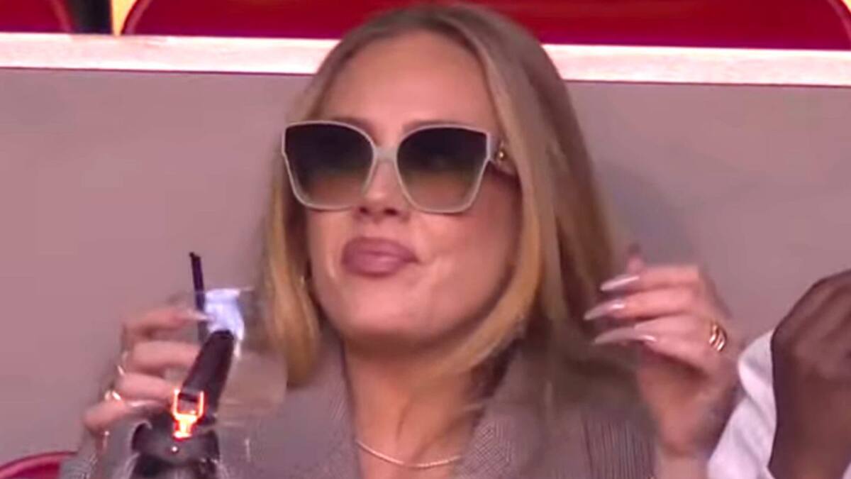 Presencia de Adele en Super Bowl se transforma en el nuevo meme viviente de este 2023