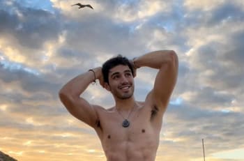 El acompañante de Amber Heard en alocado baile es un tiktoker de origen latino