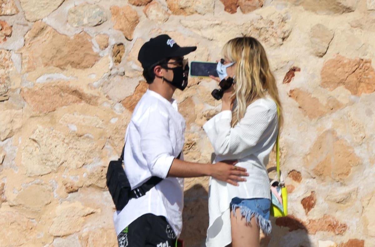 ¿Qué dijo el suegro de Danna Paola sobre el romance de su hijo Alex Hoyer con la cantante?