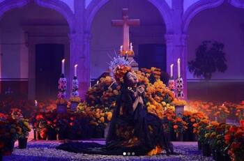 Angela Aguilar deslumbra con nueva versión de La Llorona