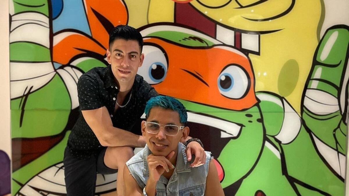 Vocalista de Grupo Firme y su prometido rompen estereotipos con su disfraz y temática de Halloween