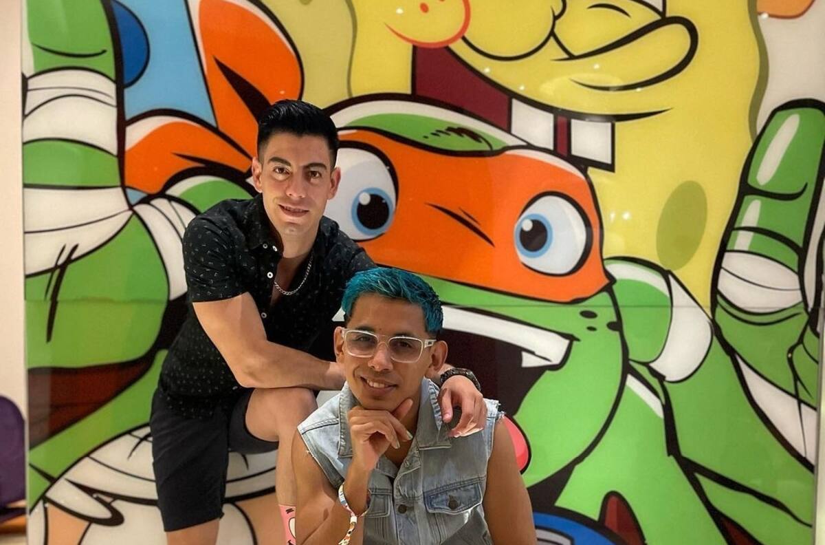 Vocalista de Grupo Firme y su prometido rompen estereotipos con su disfraz y temática de Halloween