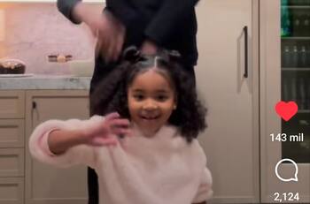 True Thompson cautiva las redes con singular baile junto a su padre Tristan