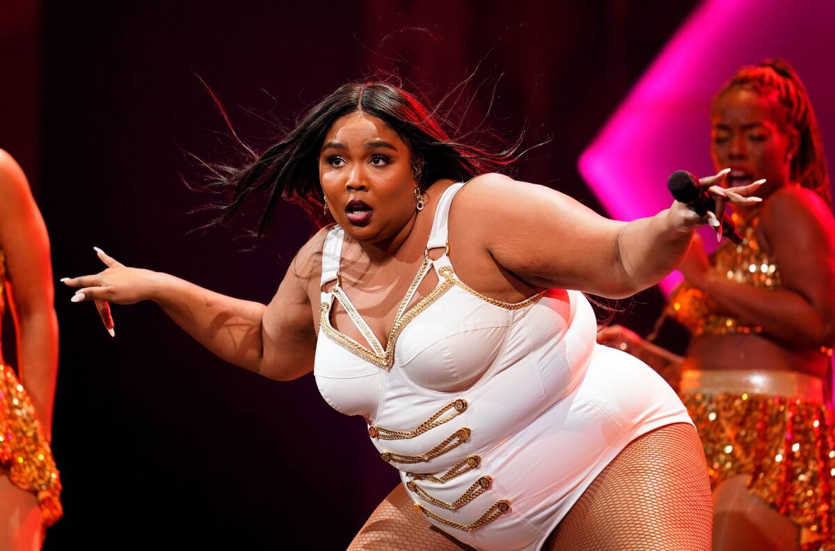 Quién es Lizzo, la cantante que se atreve a romper los paradigmas estéticos y musicales