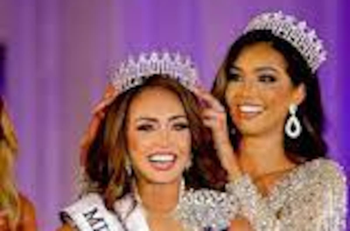 Renuncia de R’Bonney Gabriel como reina de Estados Unidos revive sospechas de cómo ganó esa corona