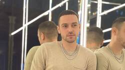 Pee Wee anuncia demanda legal en contra de revista y se burla de la publicación