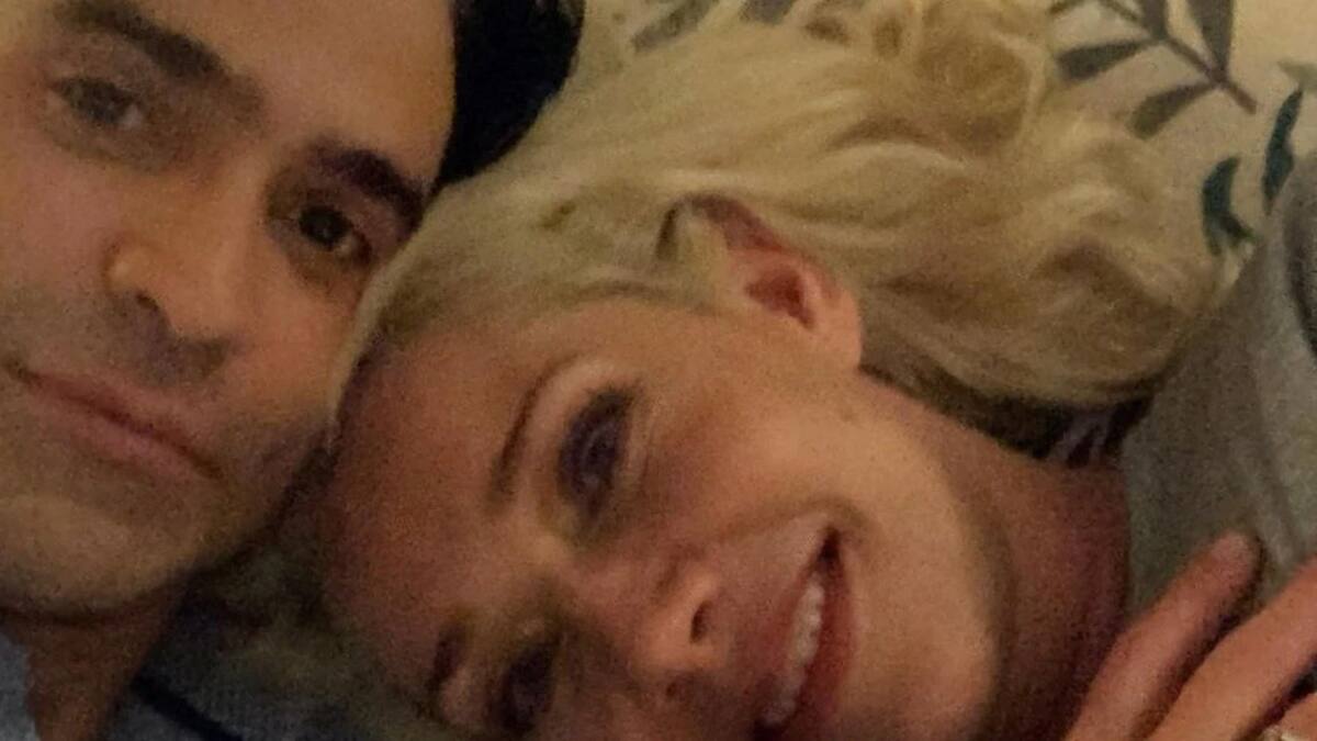 Cynthia Klitbo revela que no ha superado el maltrato de Juan Vidal mientras él tiene planes de boda